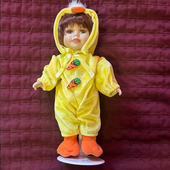 Accessories - Porcelain ! Yellow Baby Doll in Carrot Costume